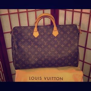 Speedy 40 authentic Louis Vuitton.